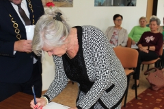 Slávnostné prijatie jubilujúcich občanov mesta. – fotografia 9